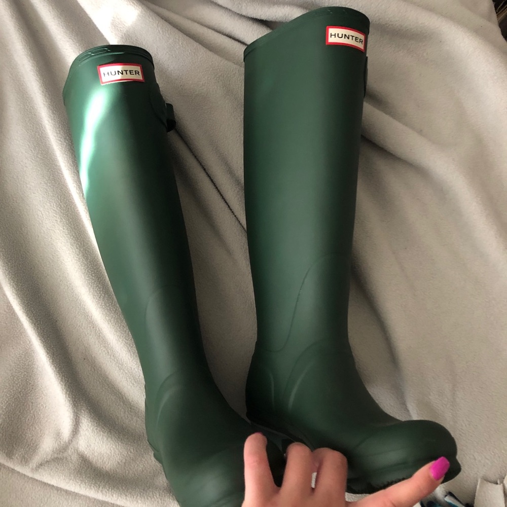 Tall hunter green matte hunter boots!
